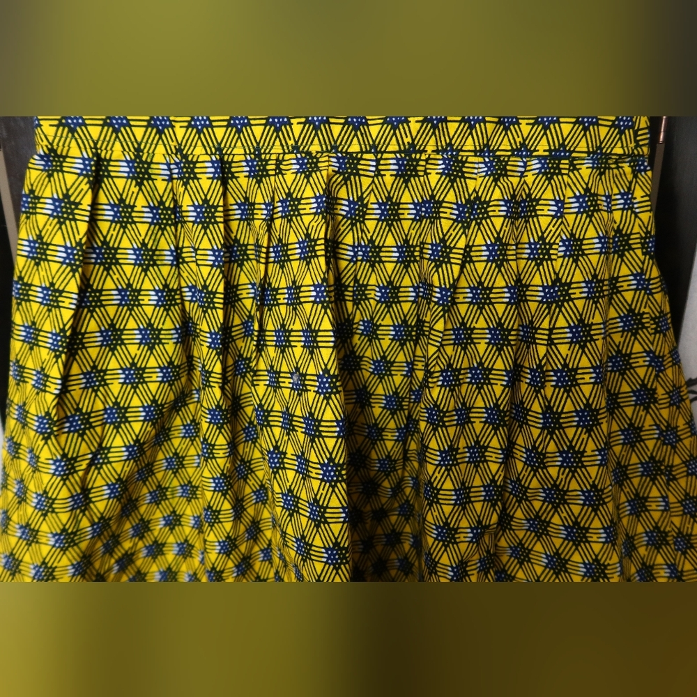 Geometric Patterned Yellow And Black Pleated Mini… - image 6